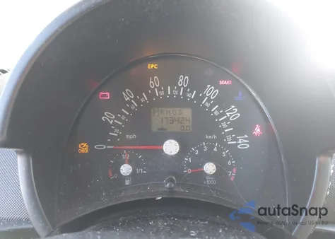 2005 Volkswagen New Beetle Gl from USA, damaged, VIN 3VWBK31C85M405330